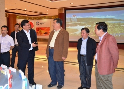 全國政協科教文衛體委員會副主任、中國文聯副主席、中國音樂文學學會主席陳曉光參觀考察仁和集團